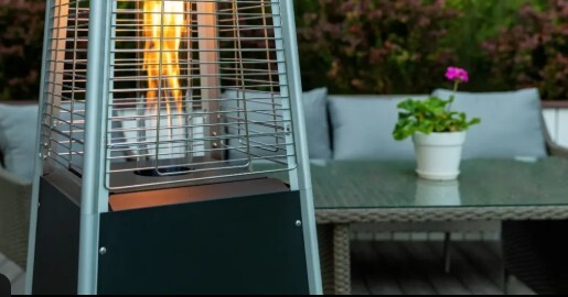 Holiday Hosting Outdoors: Creating Warm Zones for Winter Entertaining